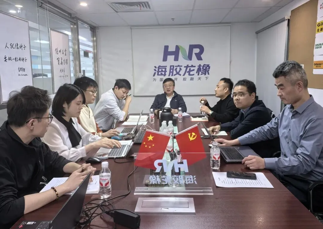 杨宇赴上海龙橡督导设置和践行正确政绩观进建教育工作